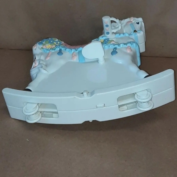 MGA Lullaby Baby Musical Rocking Horse - Picture 5 of 9